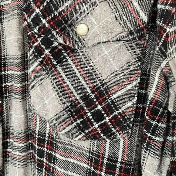 Wrangler Wrancher Red Black Grey and White Plaid Flannel‎ with Pearl Snaps Large - Picture 6 of 6